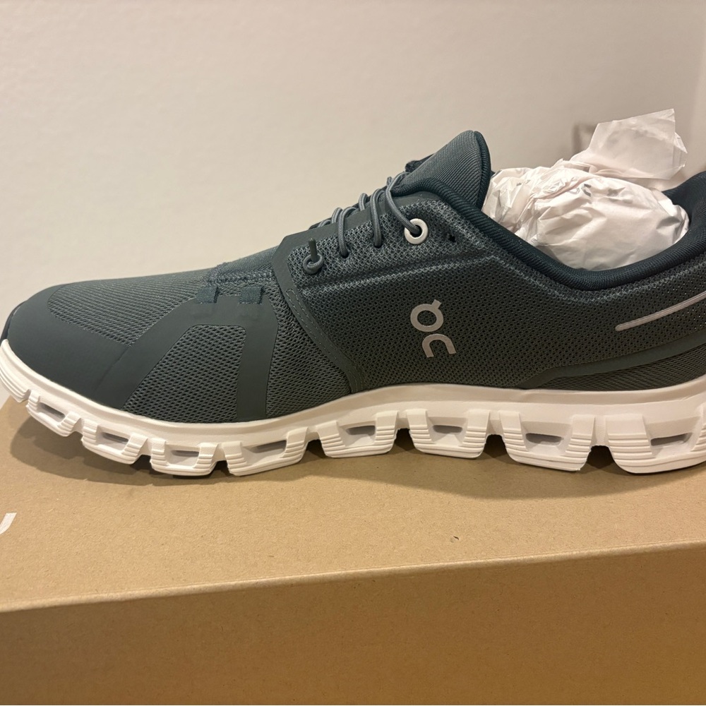 On Cloud Mens Running Shoe in Dark Green/White - Picture 3 of 6